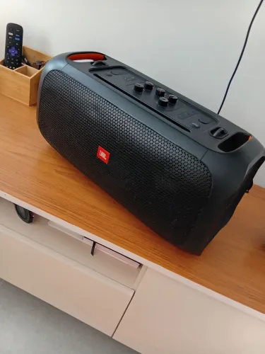 JBL partybox on-the-go 