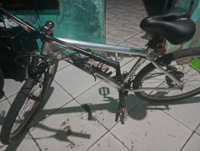 Bicicleta de alumínio