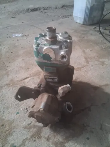 Compressor de Ar + Bomba da Direção Volvo VM 220 / 270 - Original