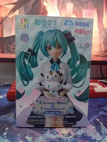 Figure Hatsune Miku Cinnamoroll