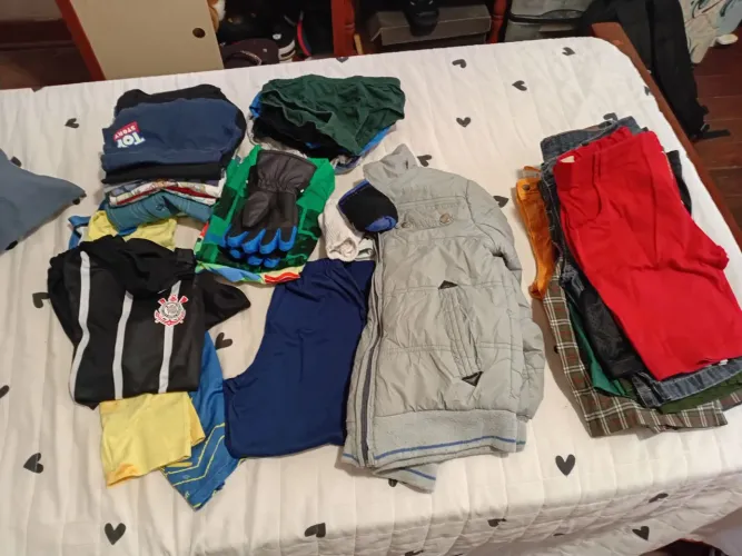 Lote de roupas número 6 