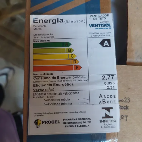 Ventilador teto novo na caixa