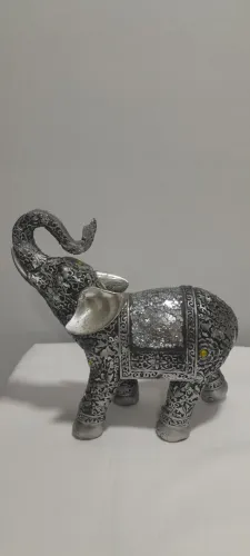 Elefante Prateado 