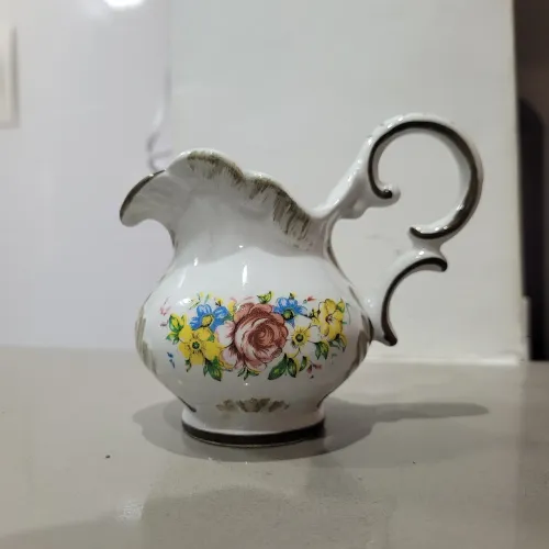 Leiteira/ vaso pequena porcelana Alcobaça