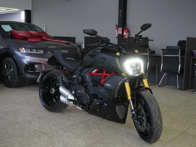 Ducati Diavel 1260 s 2022