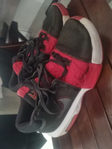Lebron witness 8