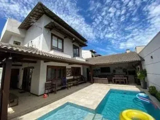 Lindíssima Casa a Venda no Condomínio Rio Bonito em Campo Grande - Rio de Janeiro - RJ