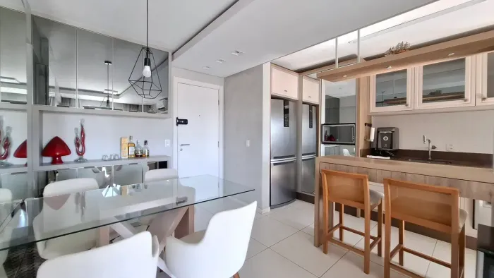 Apartamento semi mobiliado à venda com 2 quartos (1 suíte) à venda no bairro Centro em Ita