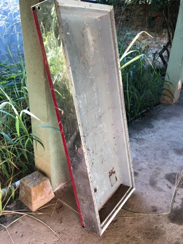 Vendo tanque ou pista central de self-service frios?