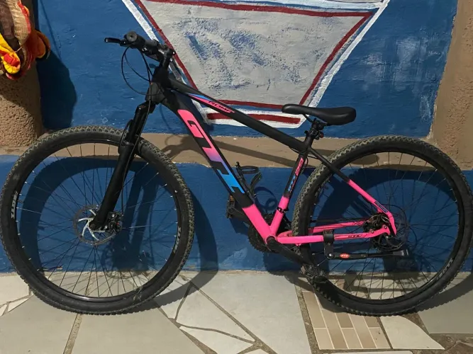 Bicicleta semi nova!