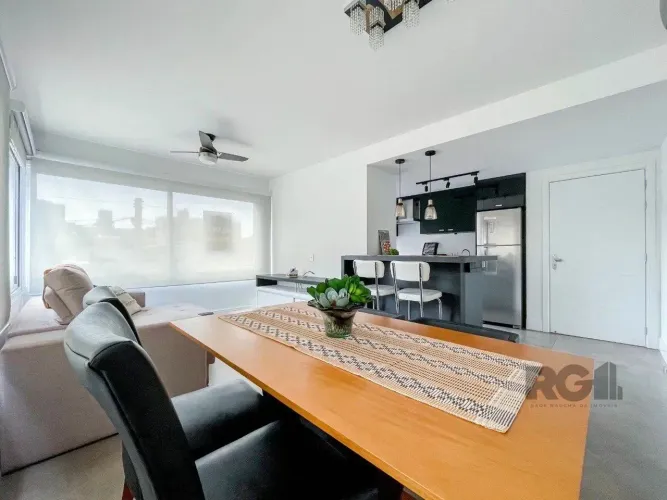Apartamento Mobiliado com 70 metros 2 quartos 1 vaga no bairro Menino Deus - Porto Alegre