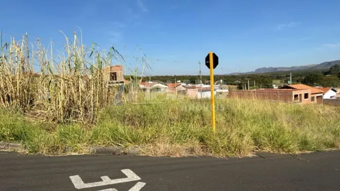 Venda de Terreno / Padrão na cidade de Descalvado