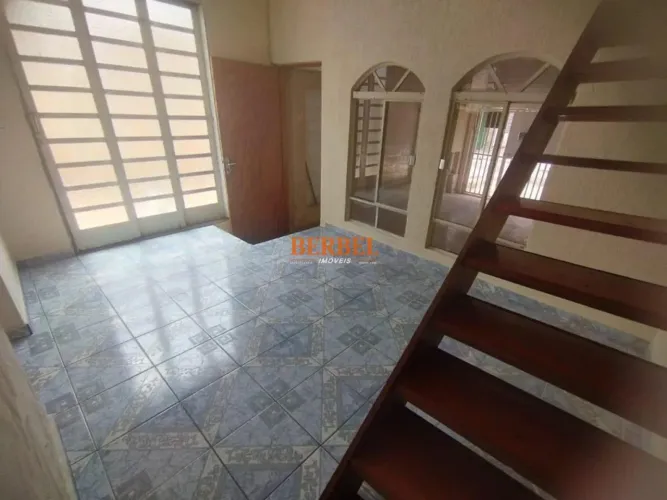 Casa a Venda, na Penha, 04 Dormitórios, 01 Suite, 07 Vagas, 220m²