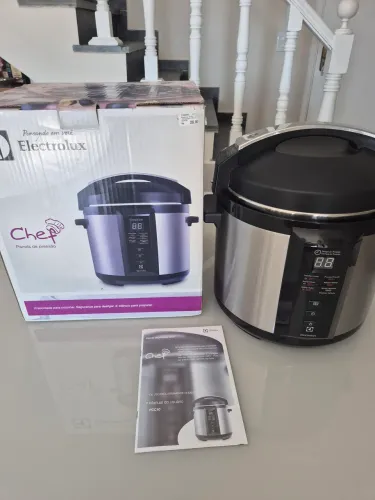 Panela de Pressão Elétrica Electrolux Chef 6L PCC20 - NOVA NA CAIXA (Sem Uso)