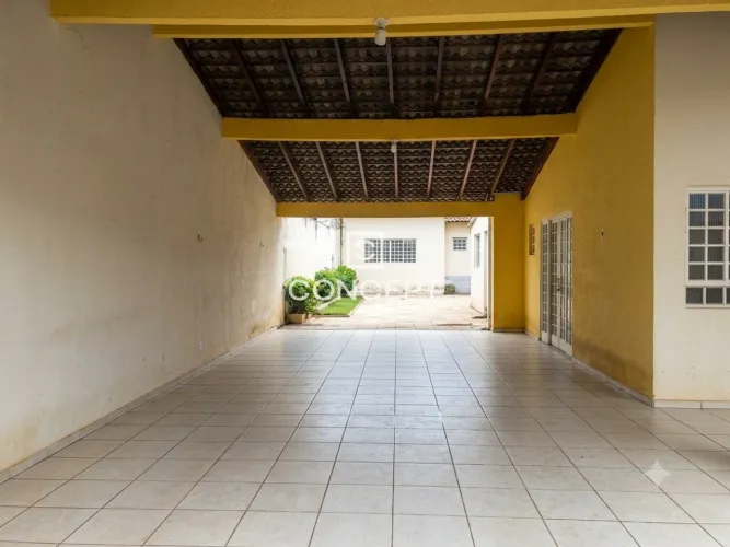 Casa à Venda no Bairro Santa Cruz II | 218 m² | 4 Quartos - 2 Suítes | Piscina | Edícula C