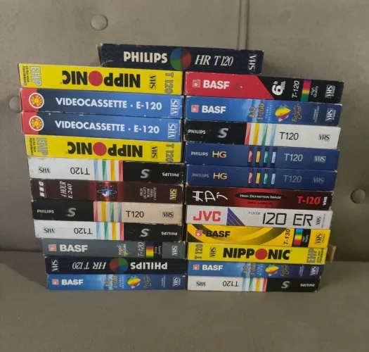 23 fitas VHS variadas - usadas