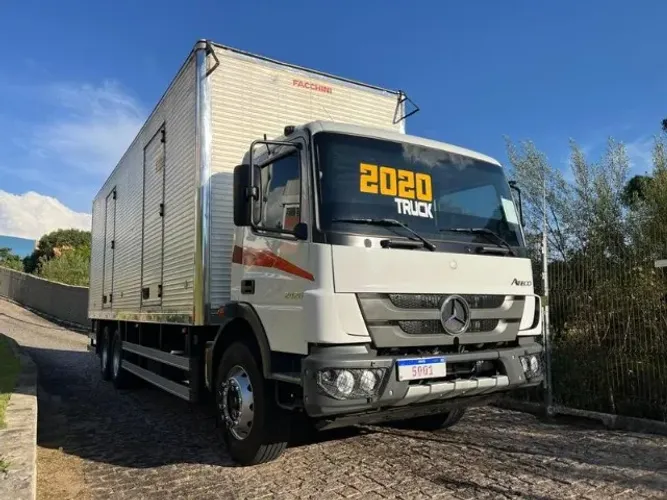 MB Atego 2426 ano 2019/20 - Mercedes Benz - Caminhão truck 6x2 - Único dono
