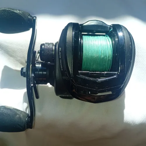 Carretilha de pesca Maruri Black Tamba lado direito Obs troco pelo drone
