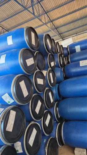 Bombonas de 170 litros de Lauril novíssima 