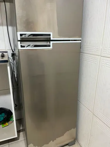 Geladeira Consul Frost Free Inox em excelente estado de funcionamento