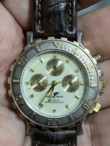Relógio WATERPROOF MULTIFUNÇÕES  À QUARTZ   -   FUNCIONANDO/IMPECÁVEL 