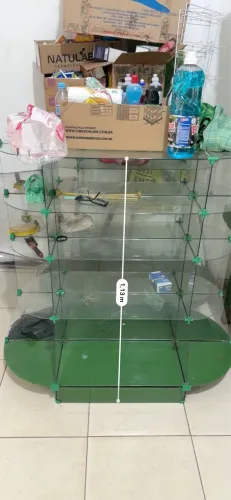 Vendo Prateleiras tipo gôndola e tabuleiro