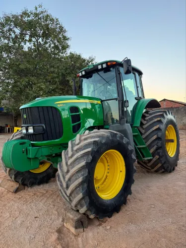Trator John Deere 6180J 2015