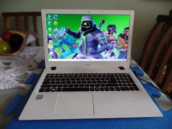 Notebook Acer Core i5-6200U\8GB\Tela led 15.6 poleg\Bat.100%\Tecl.numérico\Wind10