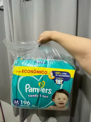Fralda Pampers M (196 unidades)