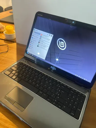 Notebook Dell Inspiron N5010 i3 SSD 240GB + carregador e suporte