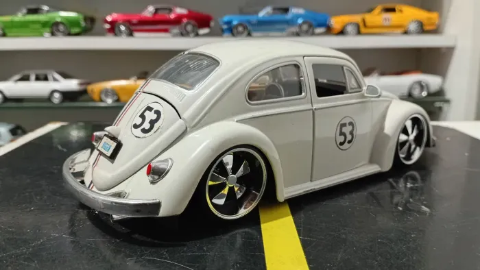 Miniatura Miniatura Volkswagen Betlee Custom Herbie Jada 1:24