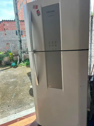 Geladeira Eletrolux funcionando perfeitamente
