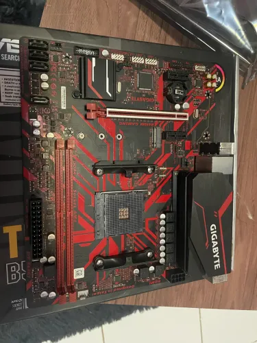 Placa Mãe Gigabyte B450m Gaming, Chipset B450, Amd Am4, Matx Preto