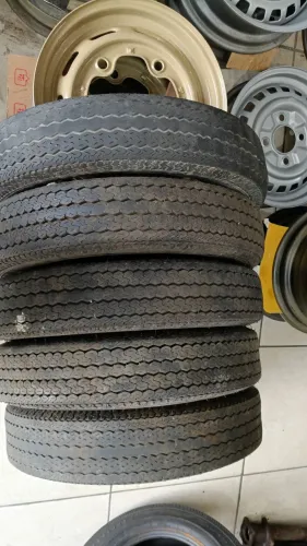 PNEUS PIRELLI ARO 15 ORIGINAL DO FUSCA 