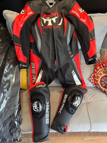 Macacão Berik 1Pç R2 Preto/Vermelho Neon/Cinza - 54