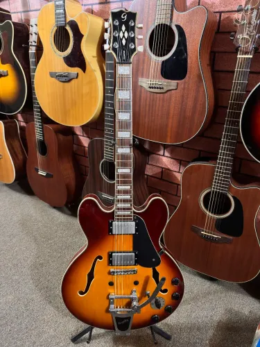 Guitarra semiacústica Gianinni Diamond com ponte Bigsby ANALISO TROCAS