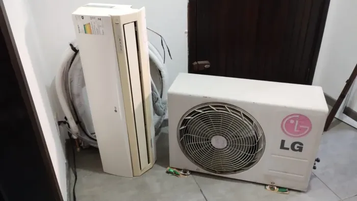Vendo ar condicionado, somente ar frio, 9000 BTUs, 220v