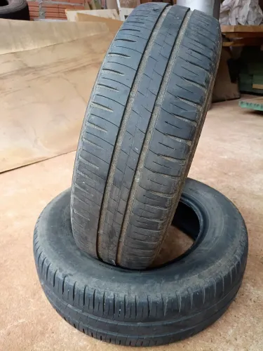 02 Pneus Michelin 175/70-14
