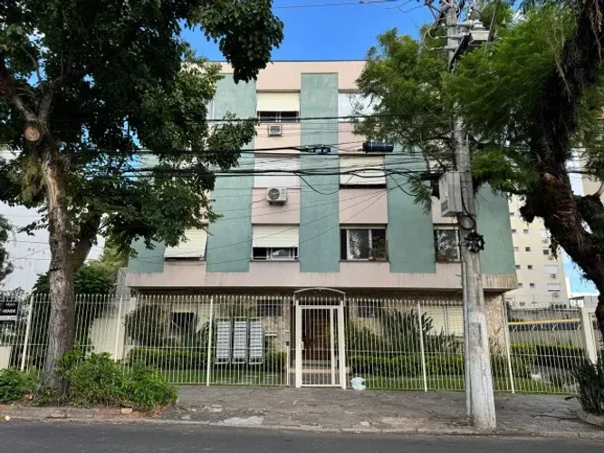 Apartamento à venda no bairro Petrópolis - localização privilegiada!