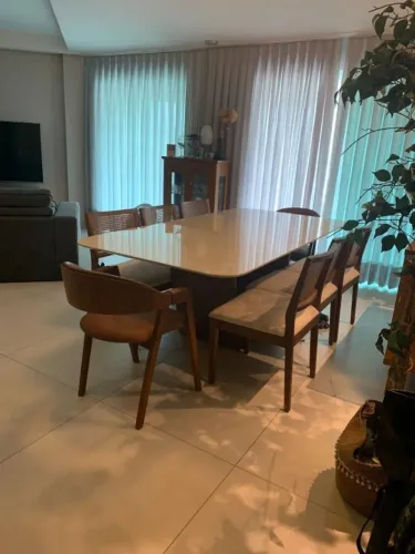 Mesa de jantar 8 cadeiras novíssima
