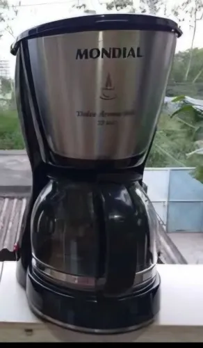 Cafeteira Mondial de 30 Xícaras  // Funciona Bem mas o interruptor  não desliga