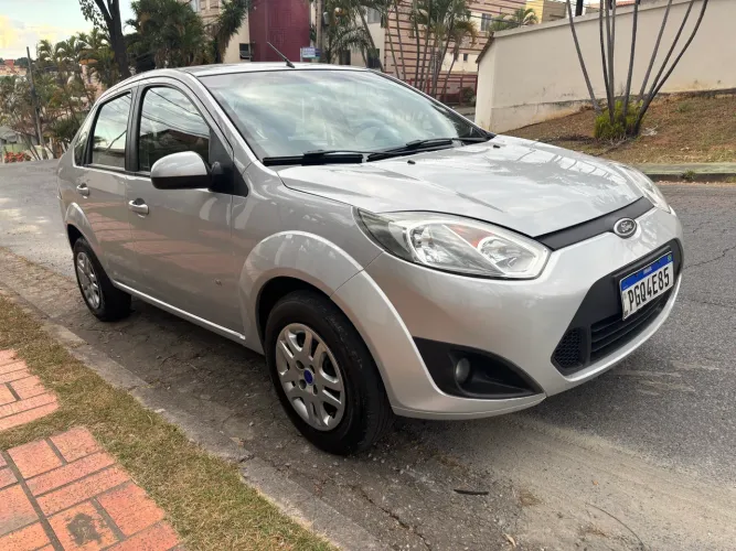 Ford Fiesta Sedan 1.6 16V Flex Mec. 2014