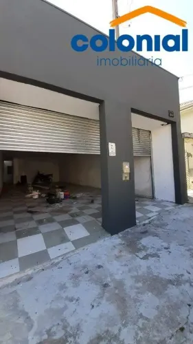 Salão Comercial à Venda em Jundiaí-SP, Bairro Anhangabaú: 5 Salas, 2 Banheiros, 307m² de Á