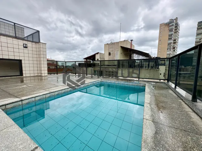 Cobertura duplex com piscina e área gourmet na Praia da Enseada, Guaruja