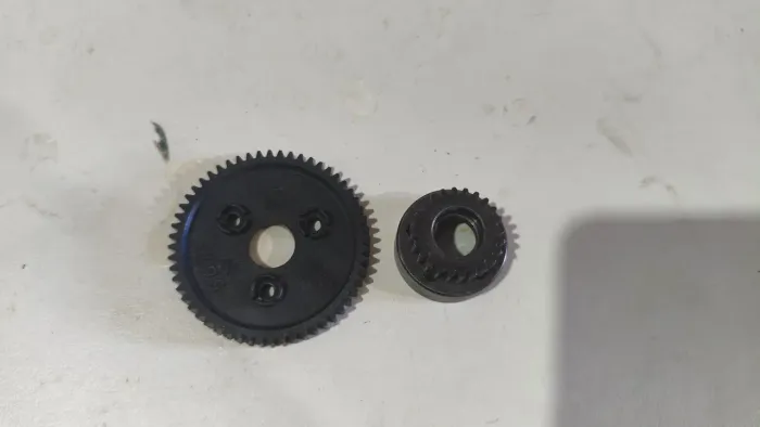 Rc Automodelo Traxxas Tmaxx kit Cora e pinhão 