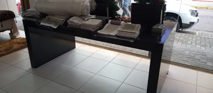 Mesa laca preta
