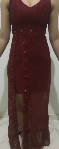 Vestido seminovo trabalho em pedras e croche