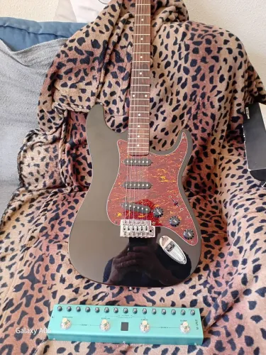 Guitarra mais pedaleira