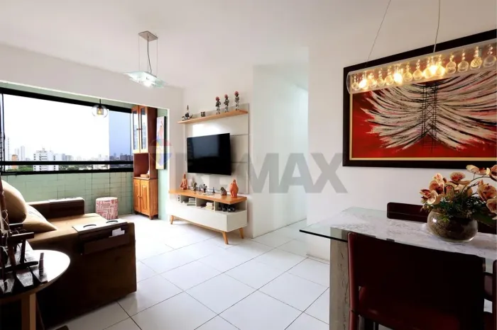 Apartamento de 2 quartos (1 suíte) com 54m quadrados. 1 vaga coberta e definida. Piscina, 