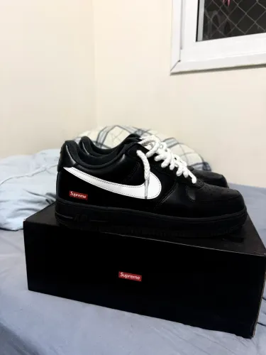 Air Force 1  x Supreme